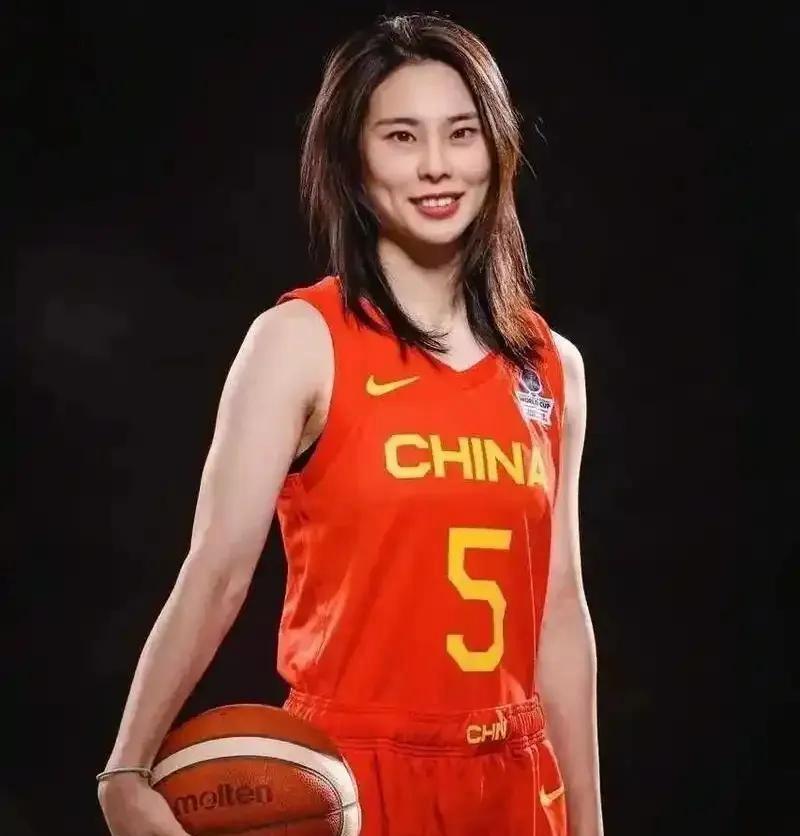 杏彩体育-宫鲁鸣为女篮亚洲杯练兵两大问题急需解决