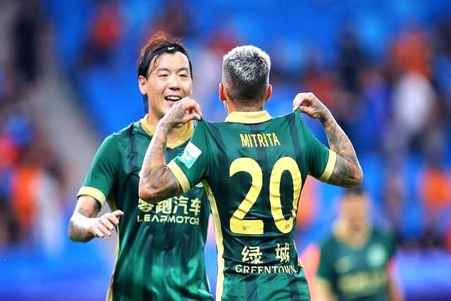 强援到队！罗马尼亚国脚米特里策已与浙江FC会合的简单介绍