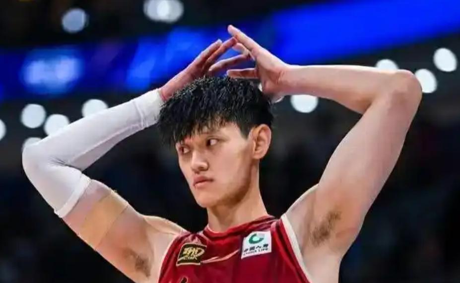 包含曾凡博因伤无缘亚洲杯，中国男篮：曾凡博返回俱乐部进行康复的词条
