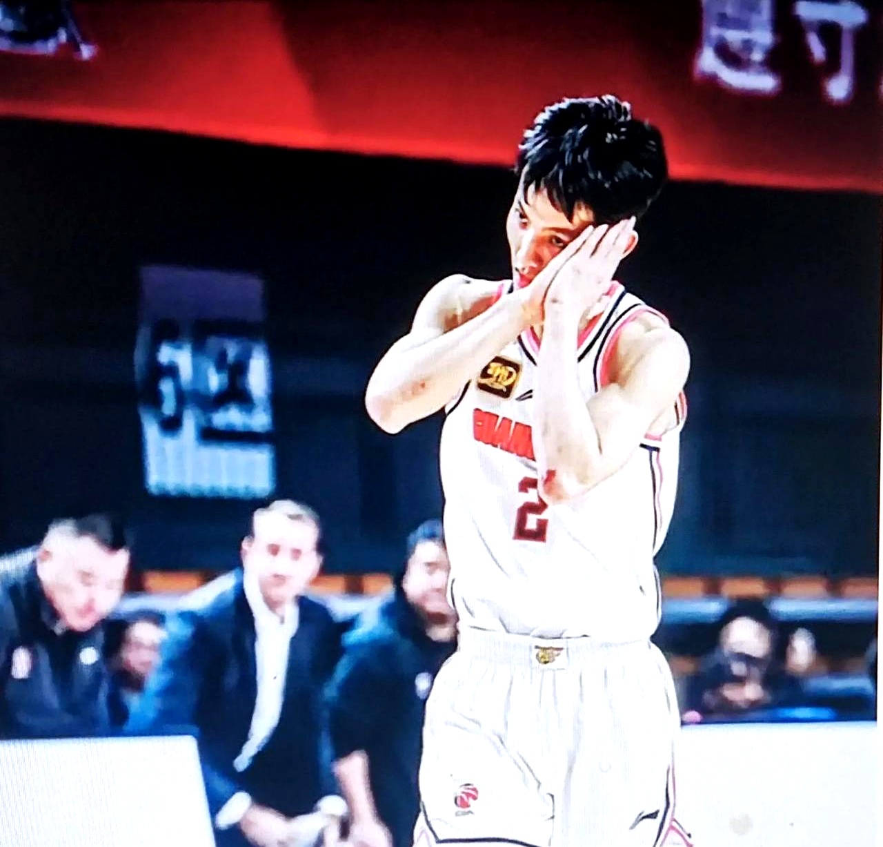 徐杰17分广东逆转青岛王哲林20+10上海胜广州的简单介绍